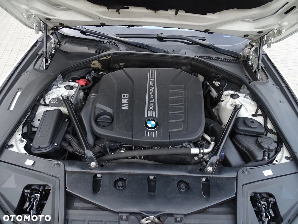 BMW Seria 5 530d xDrive Sport-Aut Luxury Line - 23