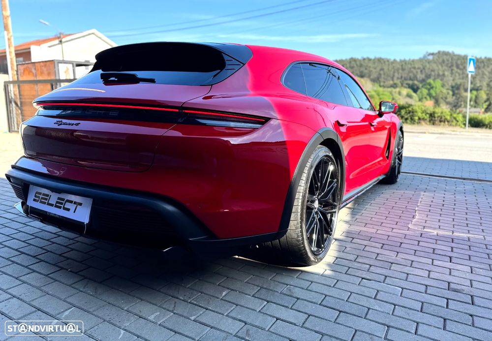 Porsche Taycan Cross Turismo 4 - 11