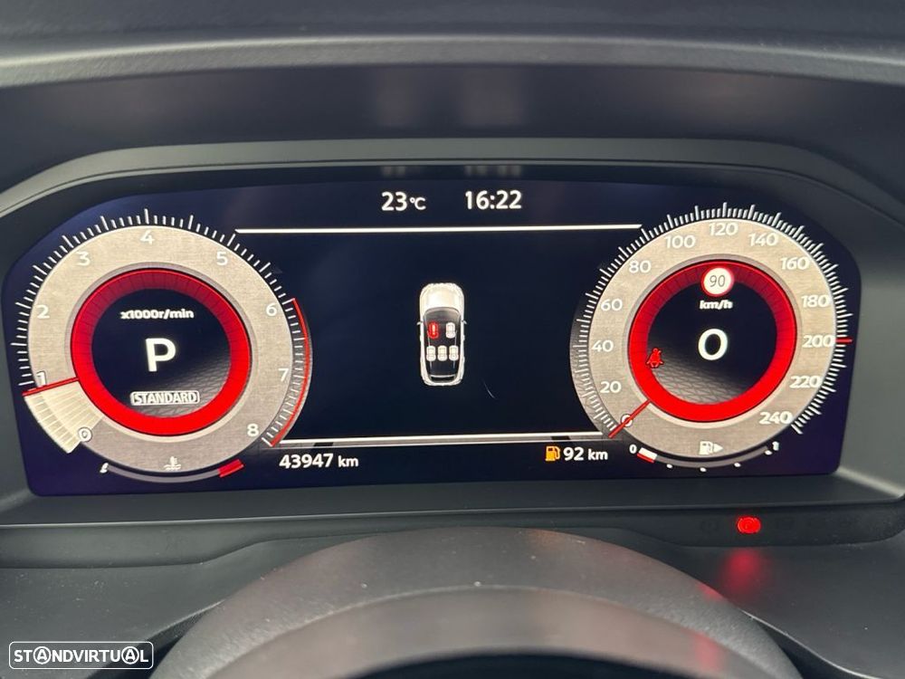 Nissan Qashqai 1.3 DIG-T N-Connecta Xtronic - 9