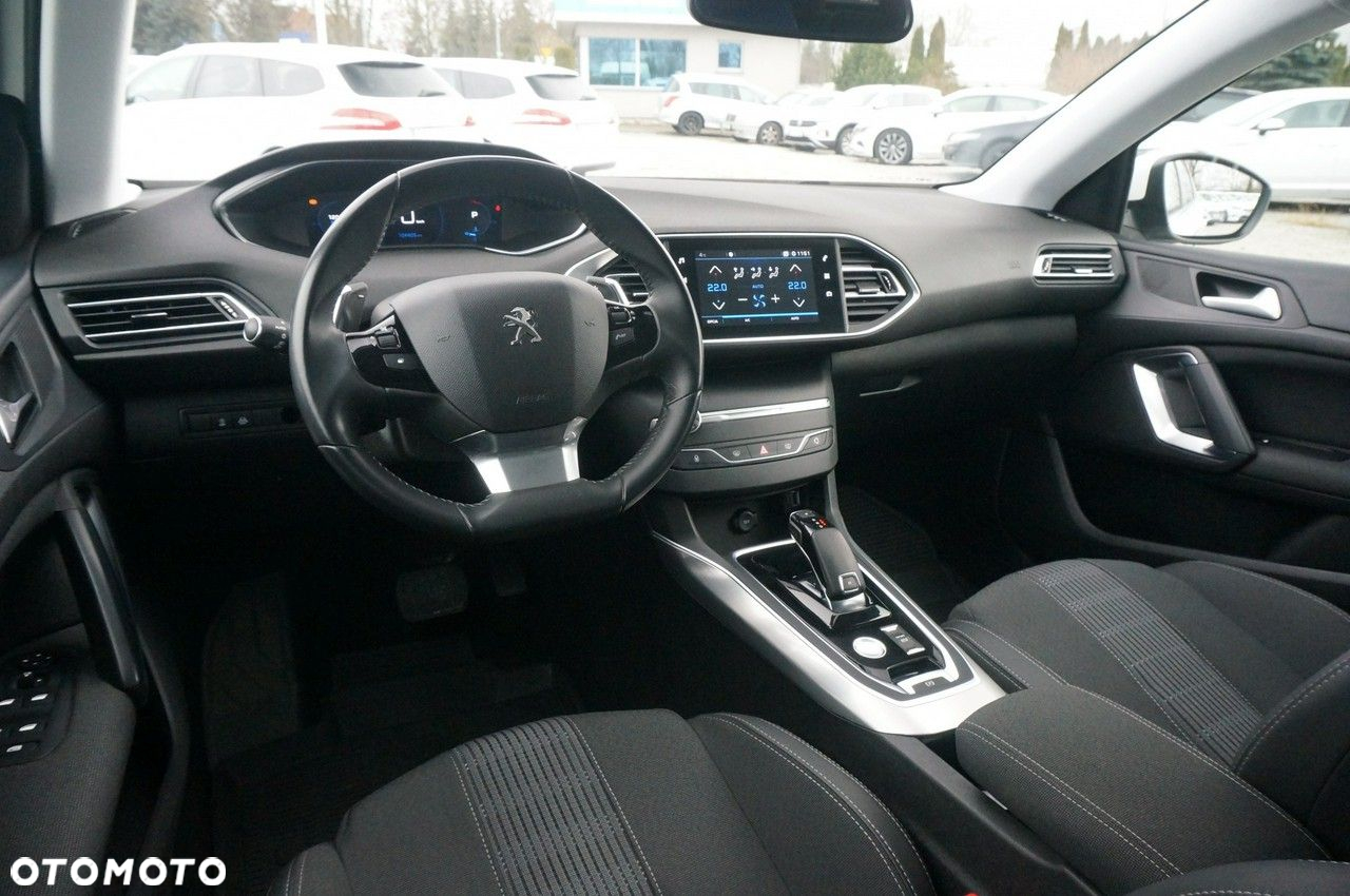 Peugeot 308 1.5 BlueHDi Allure Pack S&S EAT8 - 17