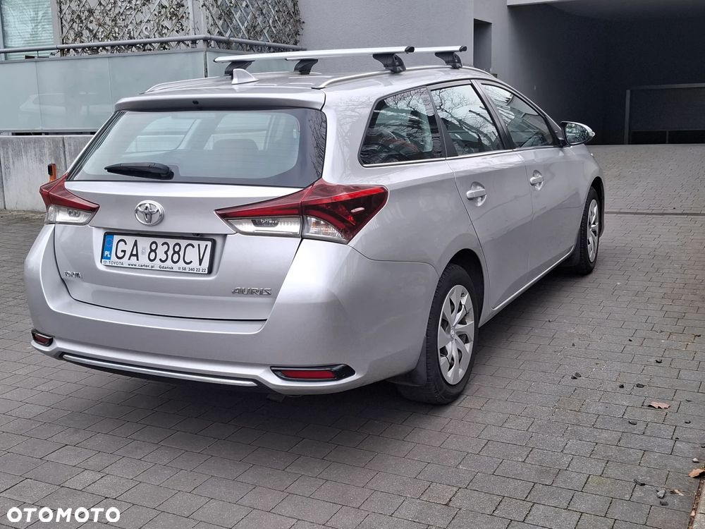 Toyota Auris 1.6 Luna - 2