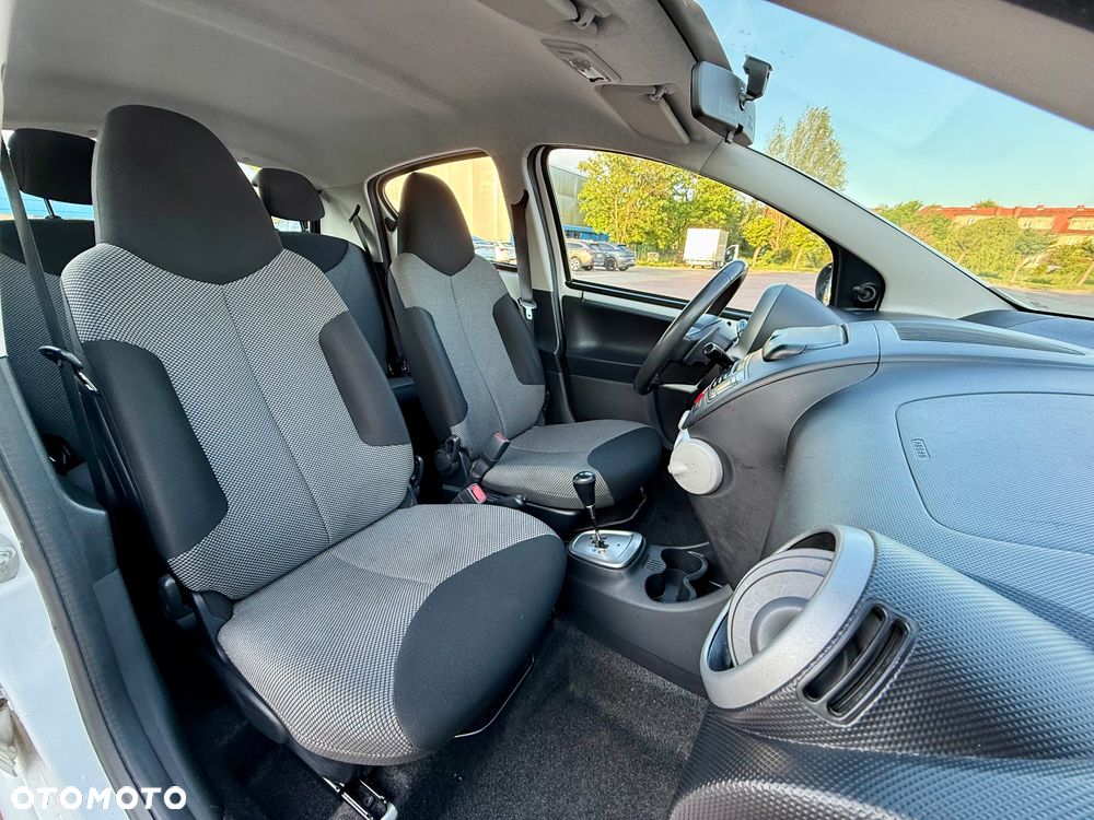 Toyota Aygo 1.0 VVT-i Sol EU5 MM - 16
