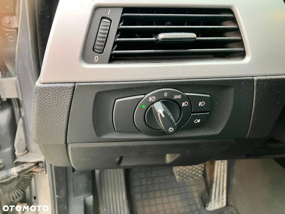 BMW Seria 3 330i - 4