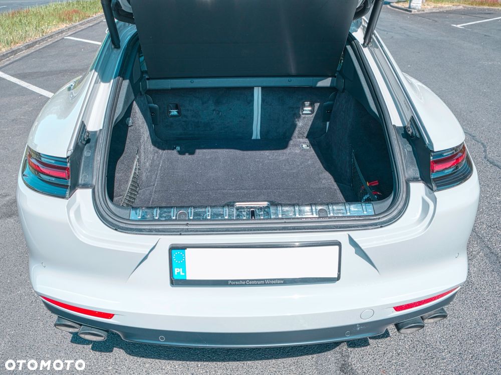 Porsche Panamera - 32