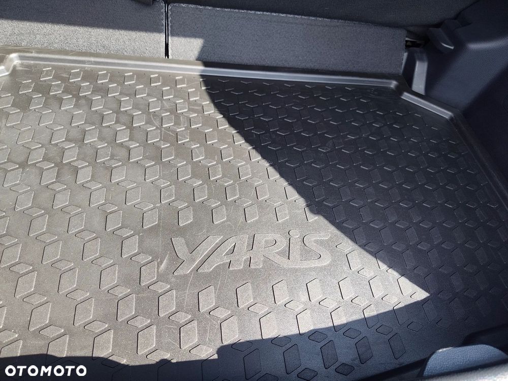 Toyota Yaris - 17