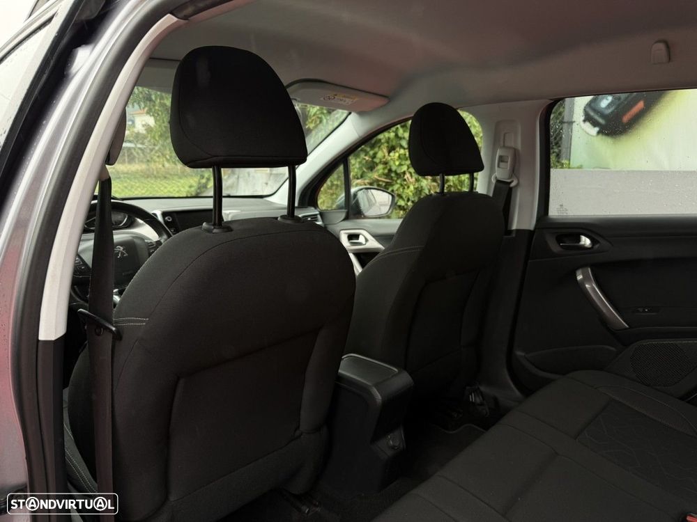 Peugeot 2008 1.2 PureTech Active - 17