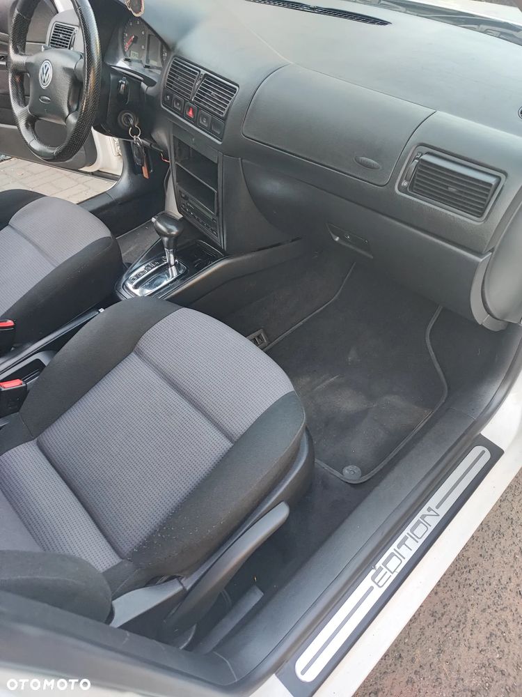 Volkswagen Golf - 28