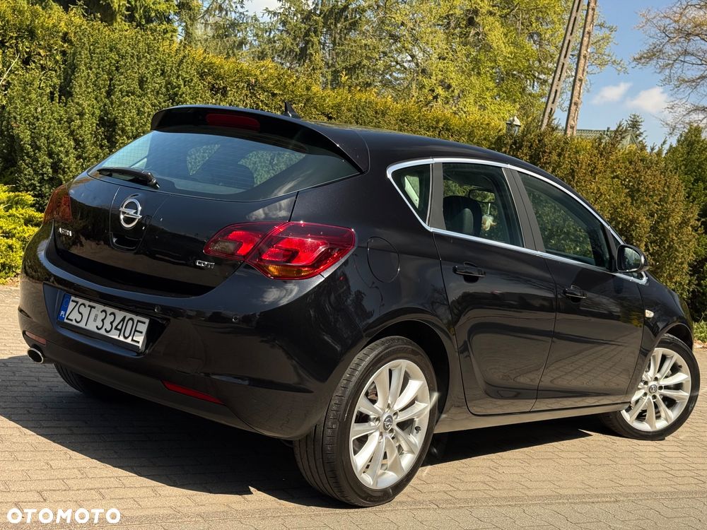 Opel Astra 2.0 CDTI Cosmo - 9