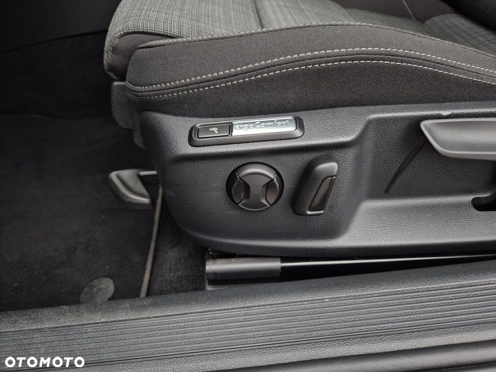 Volkswagen Passat 2.0 TDI Business DSG - 12