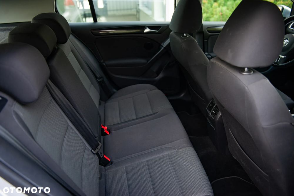 Volkswagen Golf 1.6 TDI BlueMotion Technology DSG Comfortline - 25