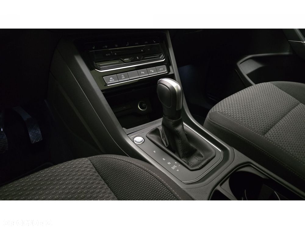 Volkswagen Touran - 22