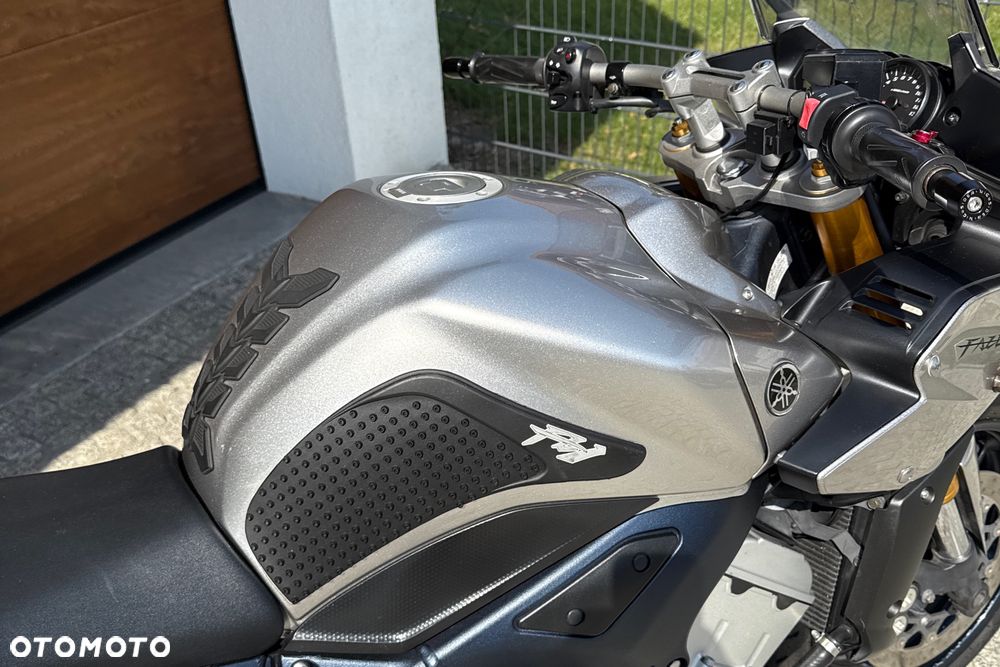 Yamaha FZ - 8