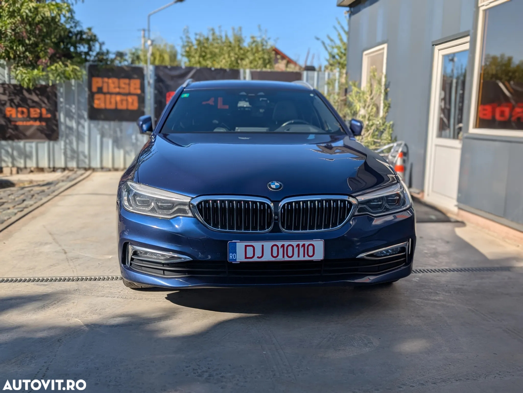 BMW Seria 5 530d xDrive Touring Aut. Luxury Line - 2