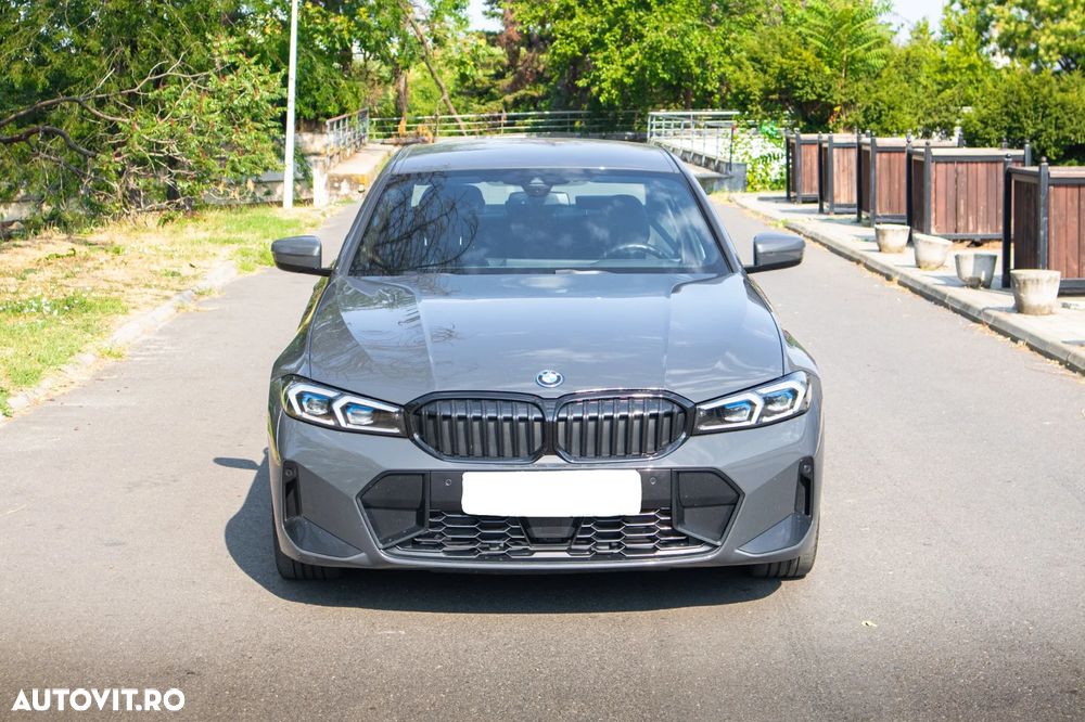 BMW Seria 3 330e Aut. M Sport - 38