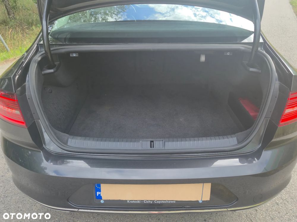Volkswagen Passat - 19