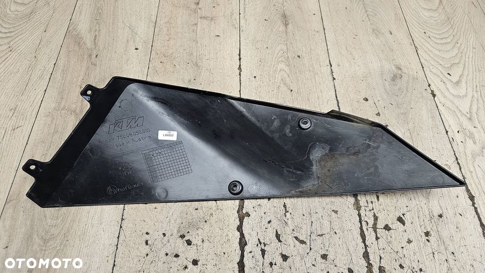 Lewy bok osłona zbiornika KTM 690 Duke (2008-2011) 75008050000 - 8