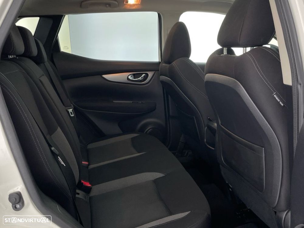 Nissan Qashqai 1.5 dCi N-Connecta - 24