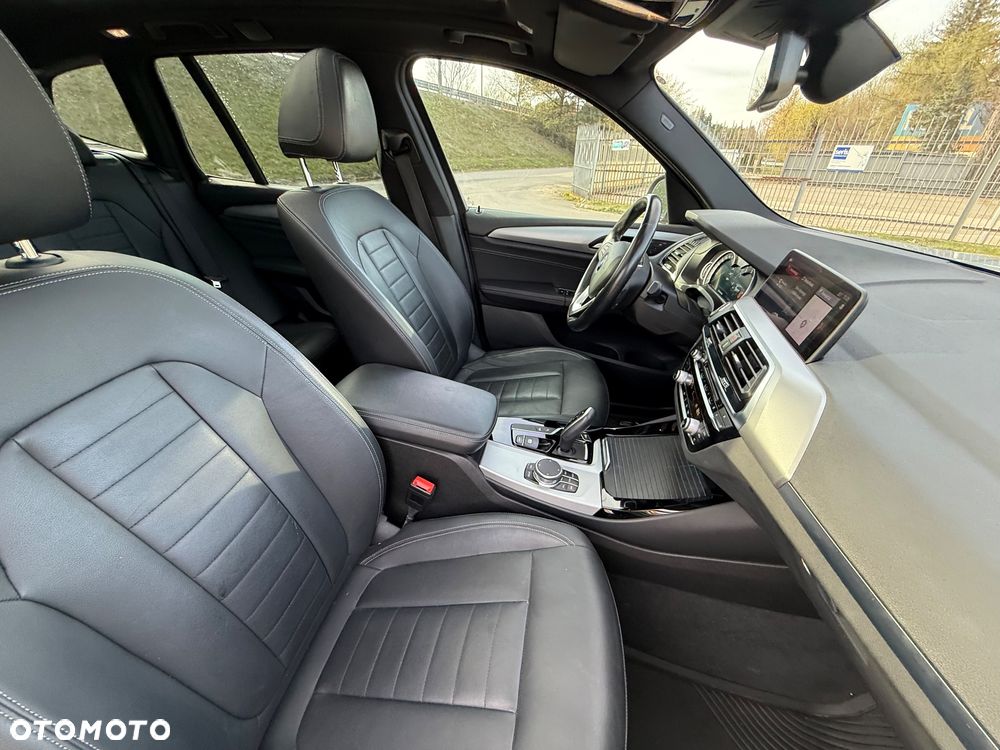 BMW X3 xDrive20i sport - 37