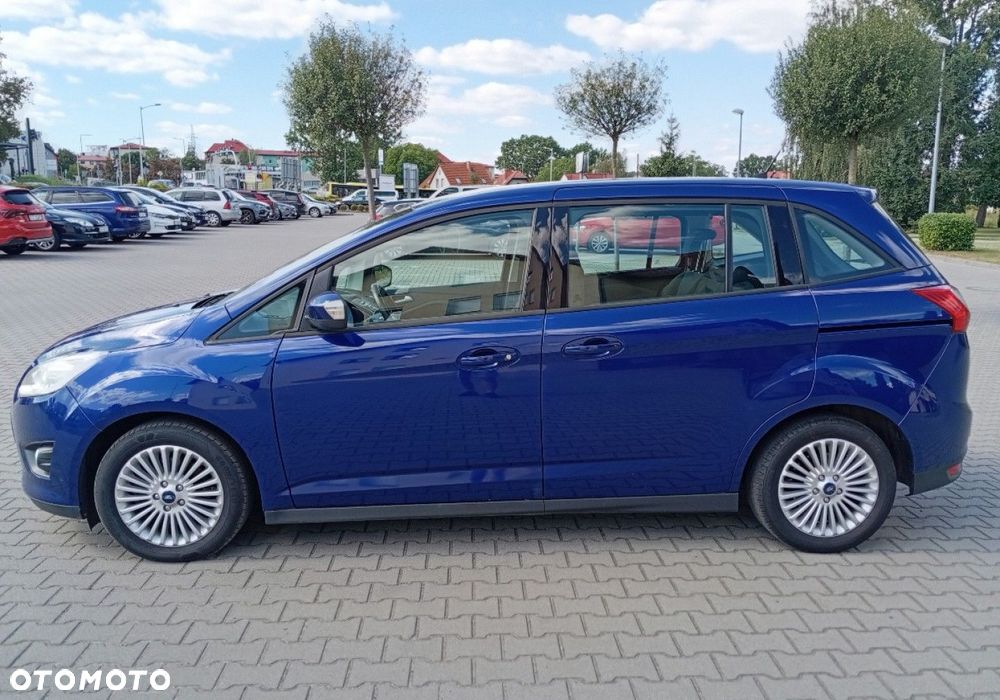 Ford Grand C-MAX - 11