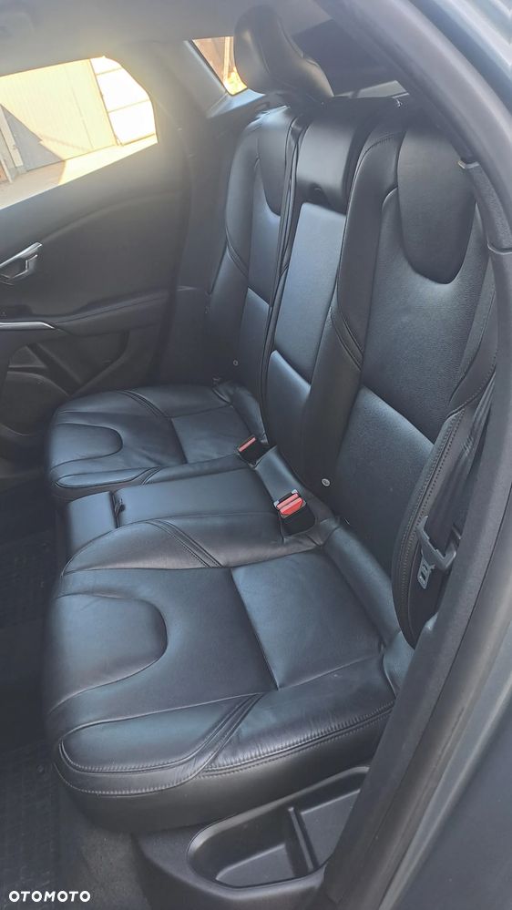 Volvo V40 D4 Drive-E R-Design Summum - 9