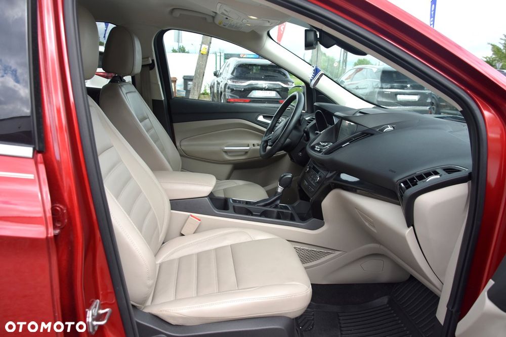 Ford Escape 2.0 EcoBoost AWD Titanium - 18
