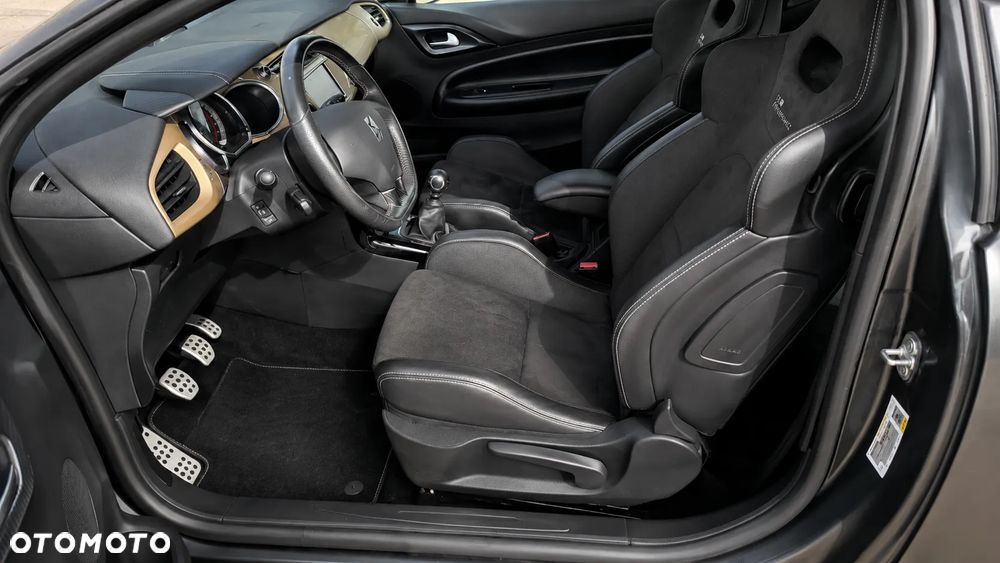 Citroën DS3 THP 208 Start & Stop PERFORMANCE - 8