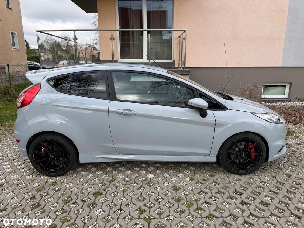 Ford Fiesta 1.6 EcoBoost ST200 - 10