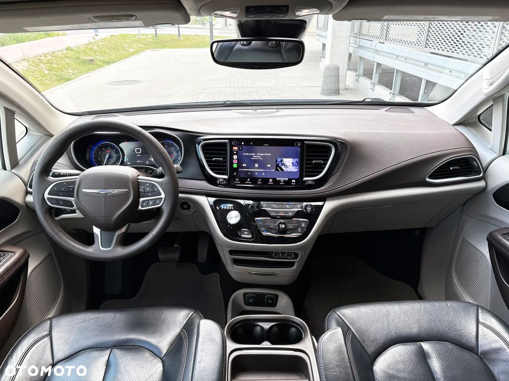 Chrysler Pacifica - 18