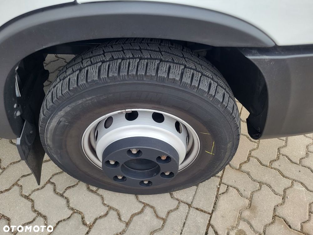 Iveco 72C18A8H/P Kontener 15e-palet winda 1000 kg - 19