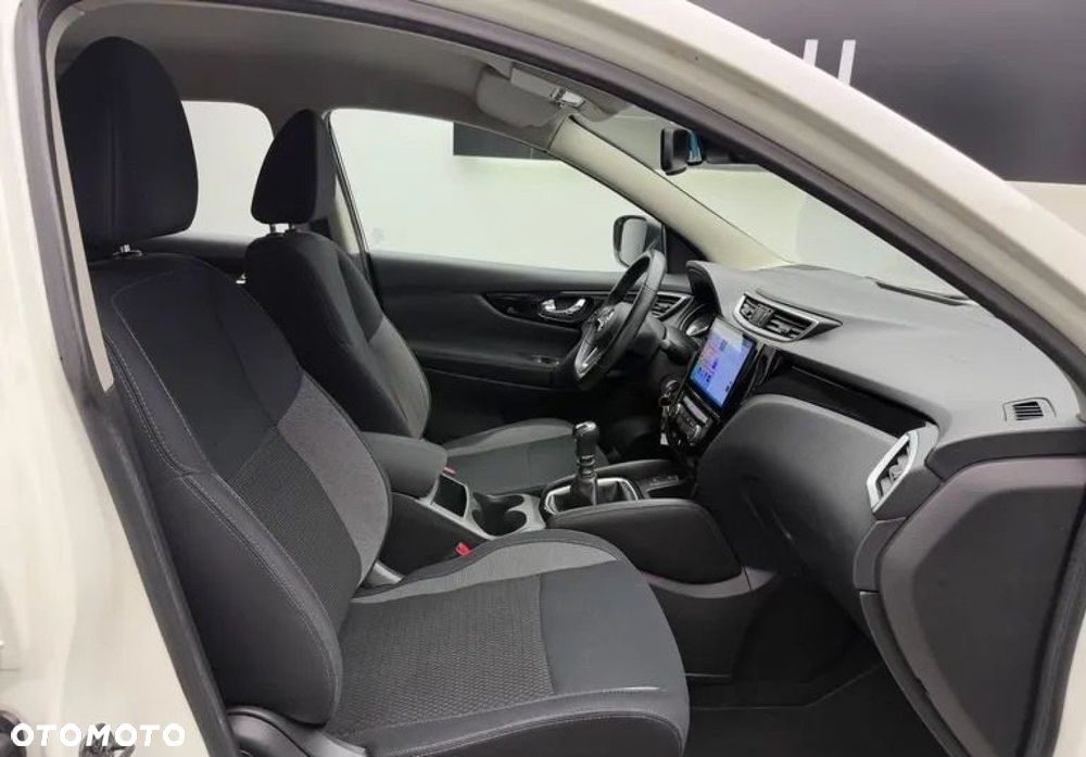 Nissan Qashqai 1.2 DIG-T Visia EU6 - 17