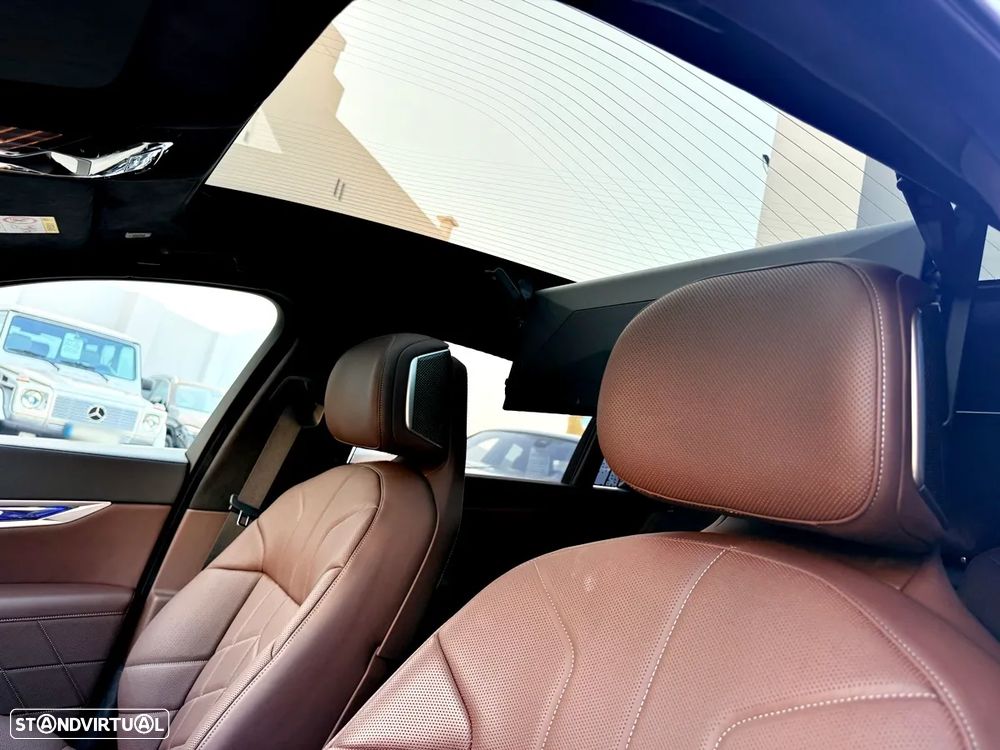 BMW 760 Me xDrive - 24