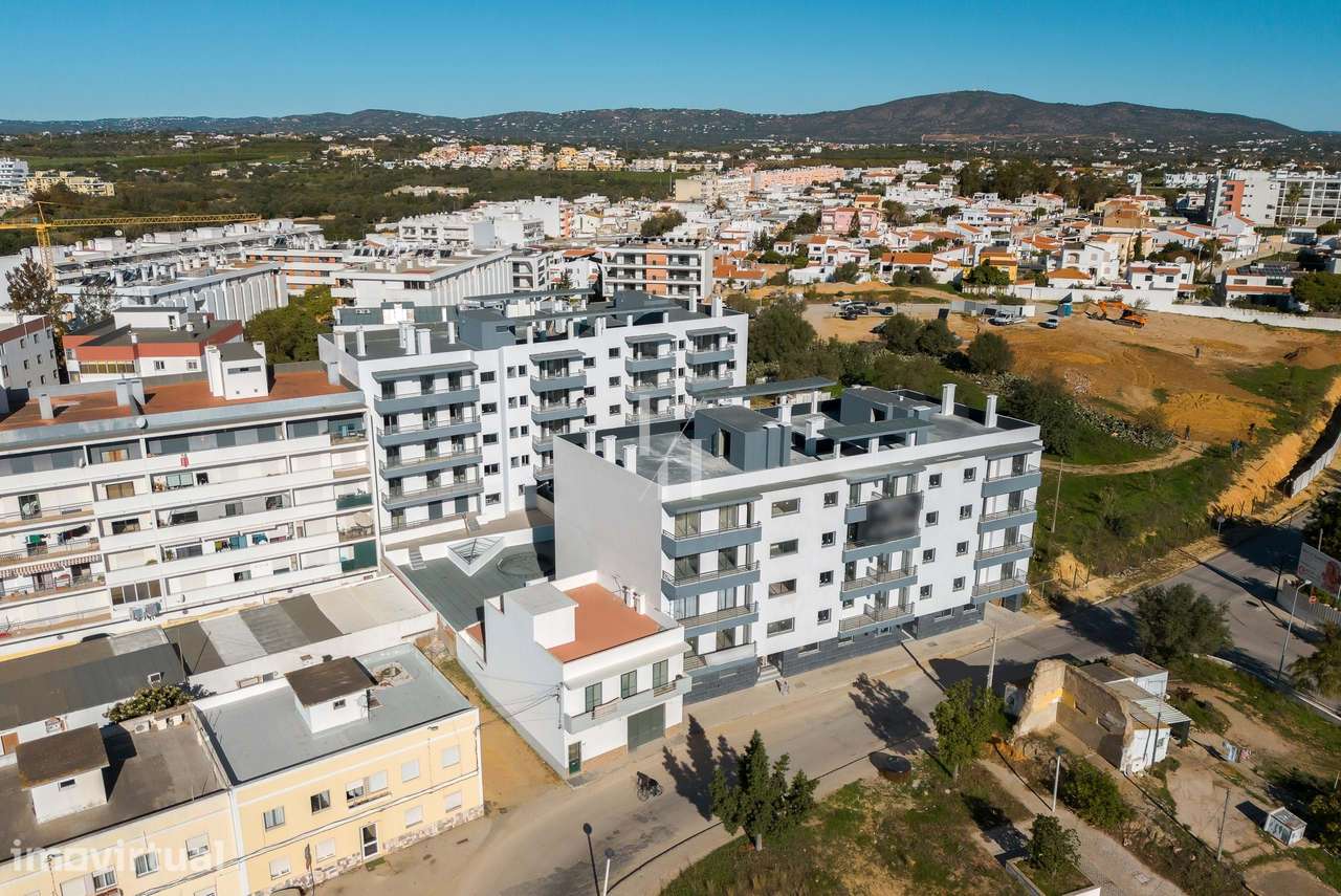 Apartamento T4 em condomínio fechado com piscina e garagem, Olhão - Grande imagem: 2/25