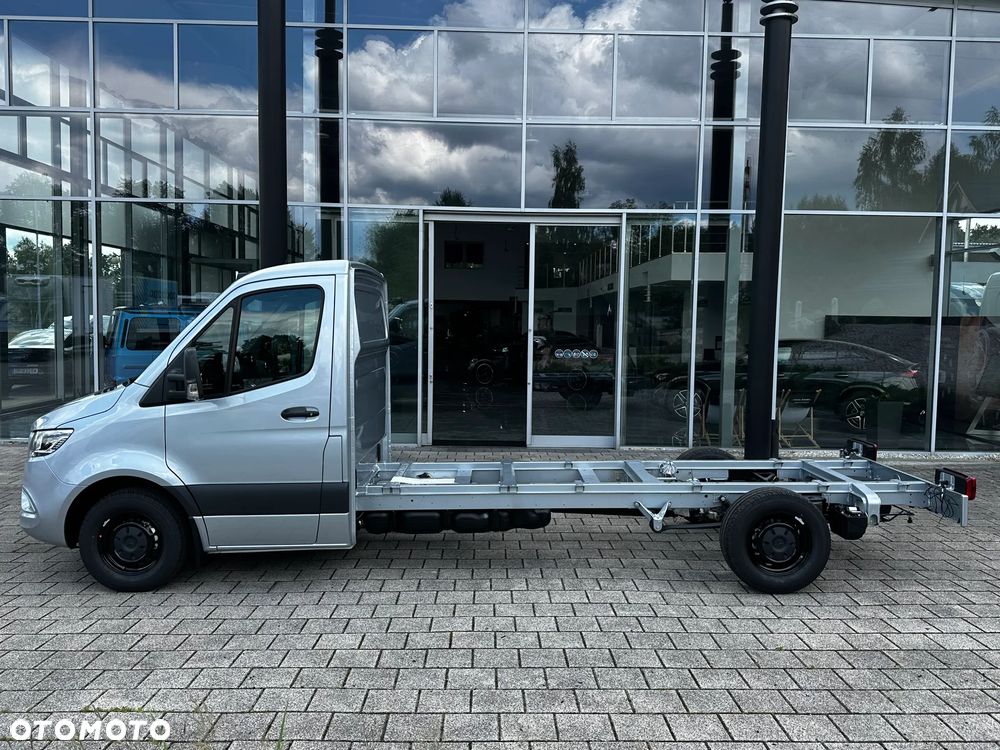 Mercedes-Benz Sprinter - 10