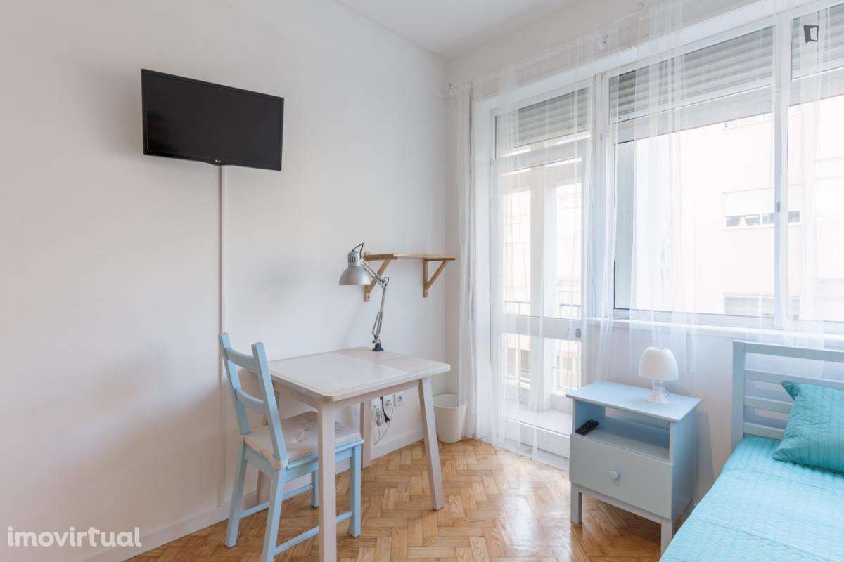 Quarto - localizado em Paranhos Porto - Grande imagem: 5/14