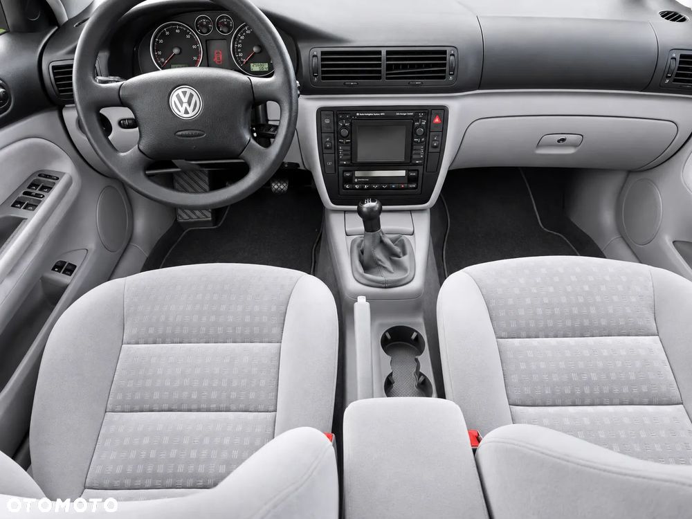 Volkswagen Passat - 21