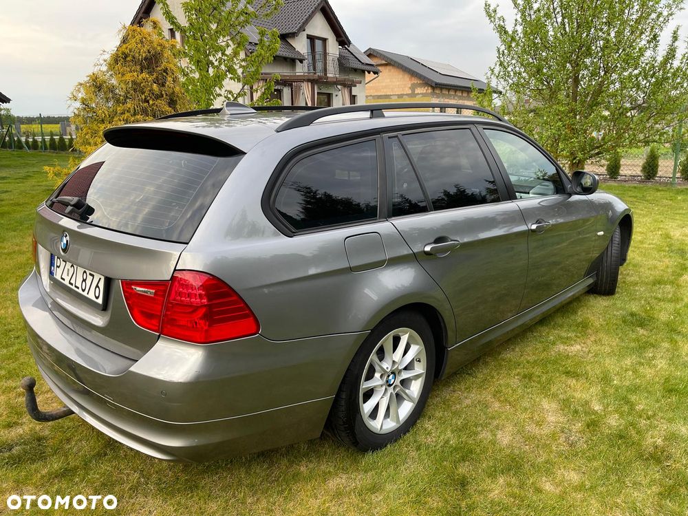 BMW Seria 3 318d - 13