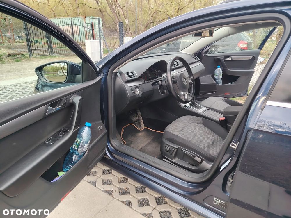 Volkswagen Passat - 10
