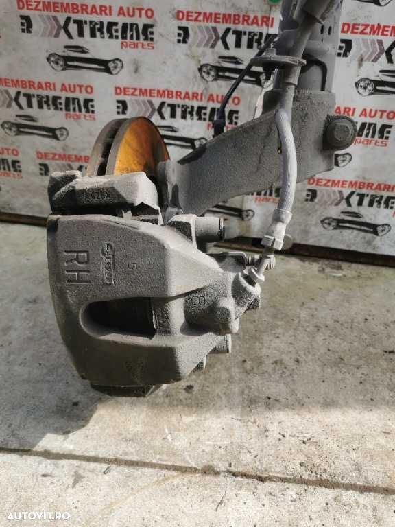 Fuzeta cu butuc, rulment și senzor de abs dreapta Ford Focus mk3 1.6d - 3