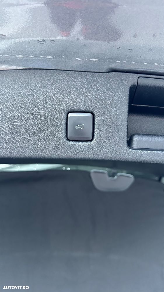 Ford Kuga - 10