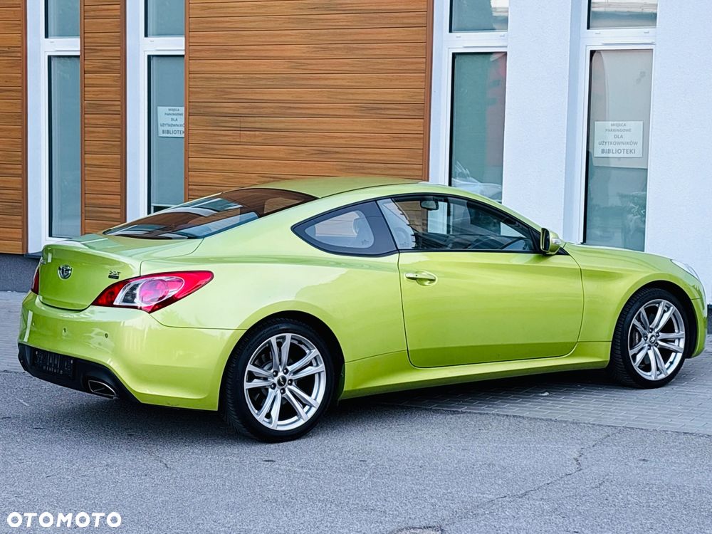 Hyundai Genesis Coupe 2.0 T - 7