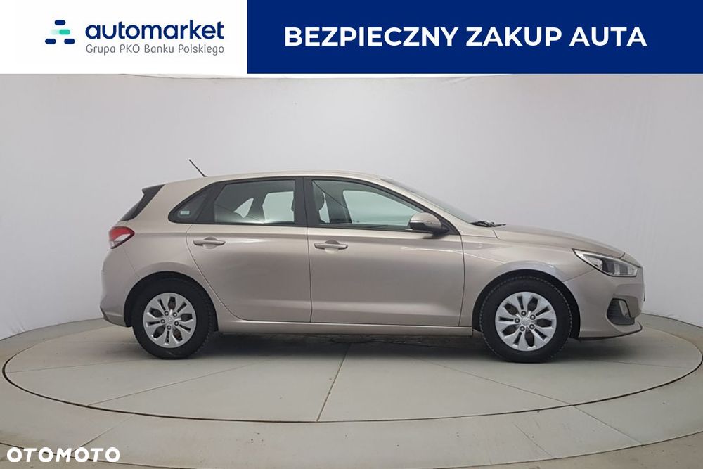 Hyundai i30 1.4 Classic + - 8
