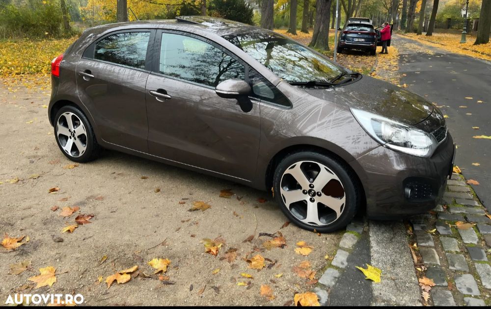 Kia Rio 1.4 Fifa World Cup Edition - 4