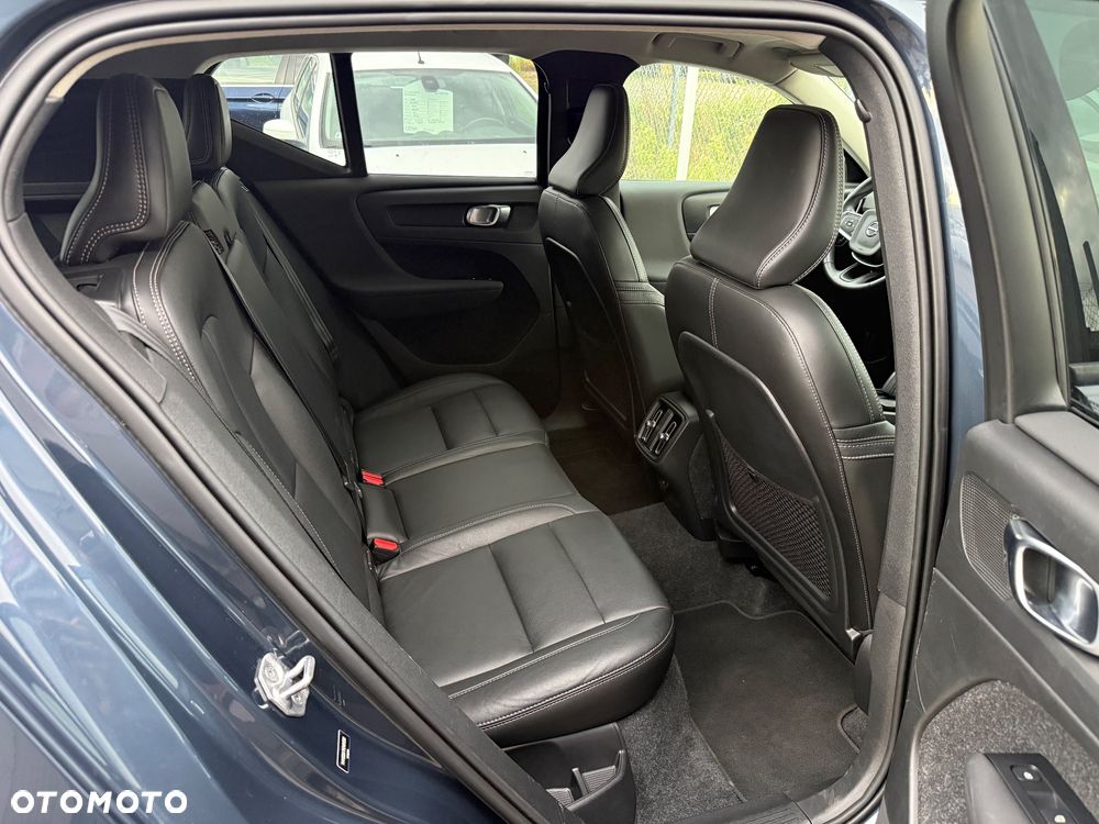 Volvo XC 40 T5 AWD R-Design - 34