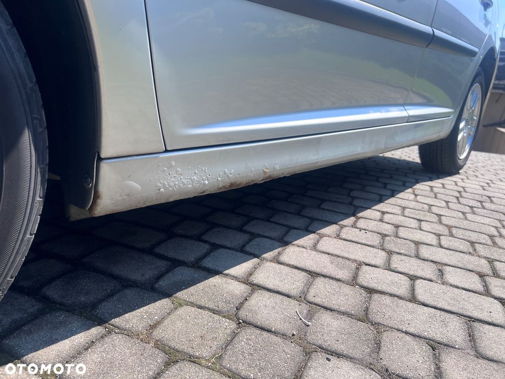 Peugeot 207 1.4 - 23