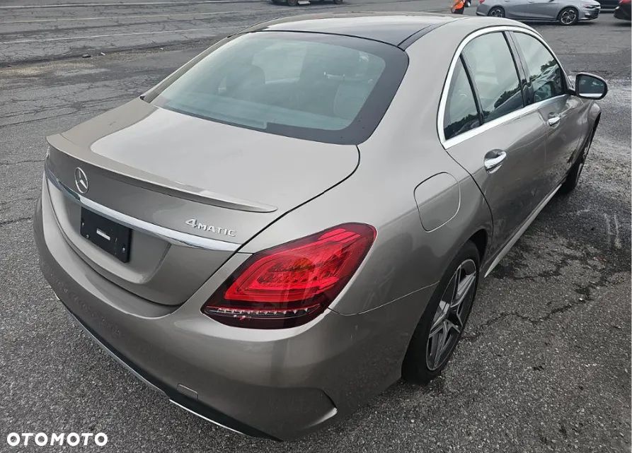 Mercedes-Benz Klasa C 300 4Matic 9G-TRONIC AMG Line - 4