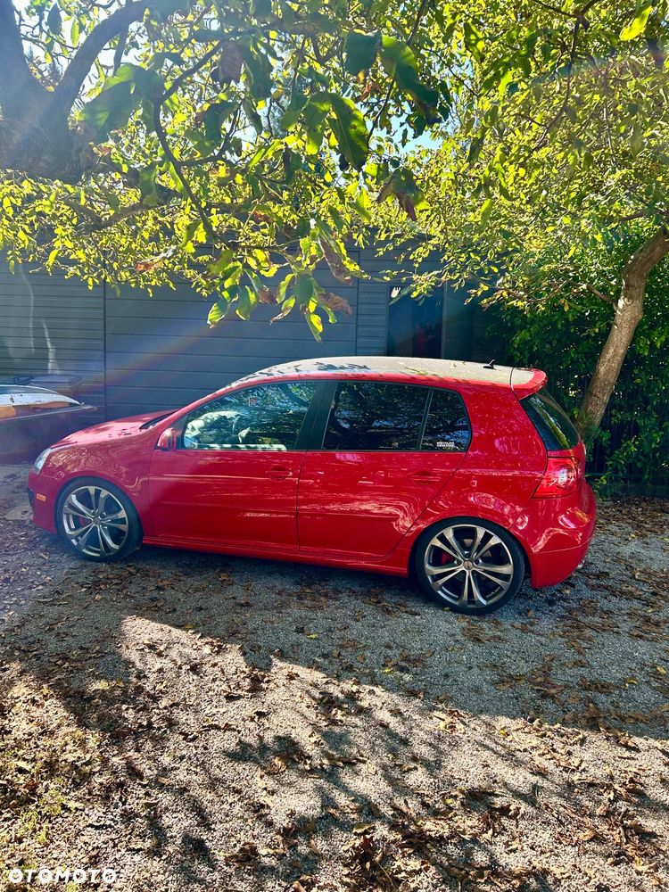 Volkswagen Golf 2.0 TDI DPF GT - 2