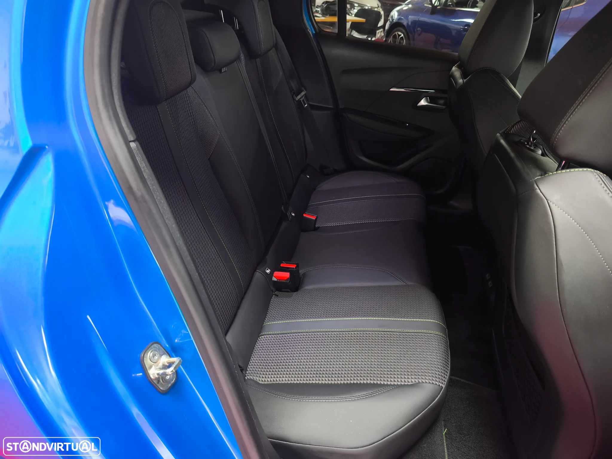 Peugeot e-208 50 kWh GT - 37