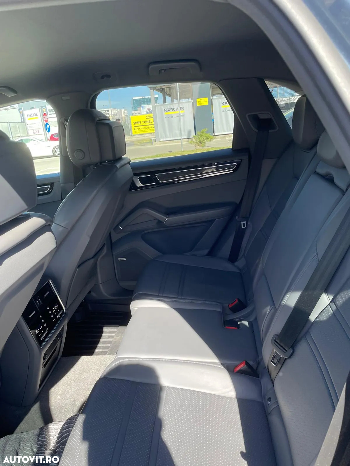 Porsche Cayenne S - 14