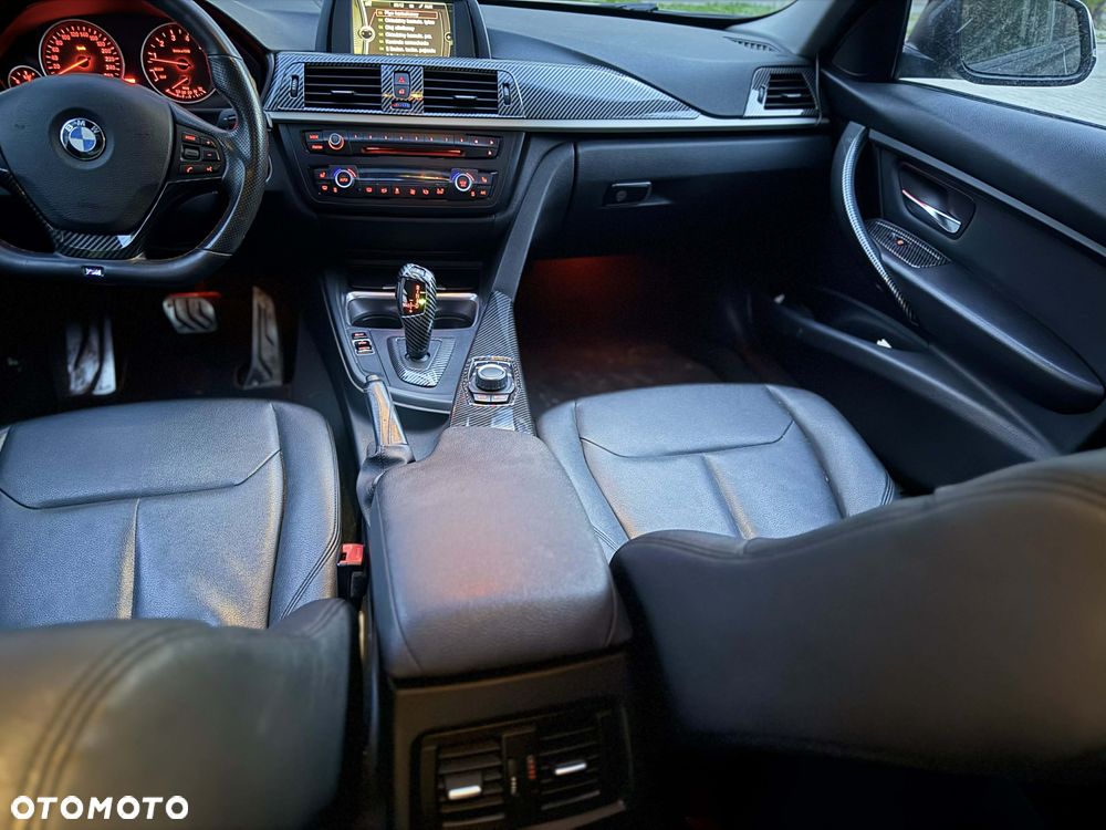 BMW Seria 3 320i - 12