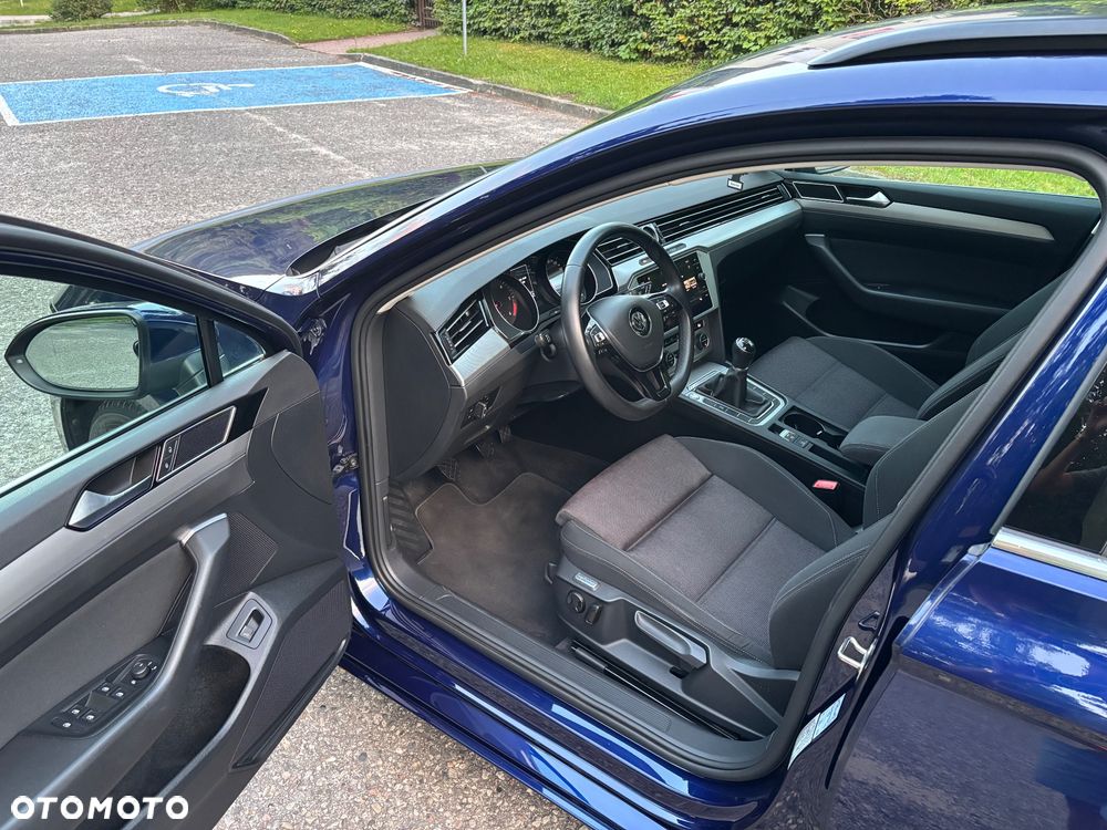 Volkswagen Passat - 6